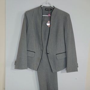 Mfrannie Lot of Two Women's Grey Pants and Blazer Suit Size Large Polyester